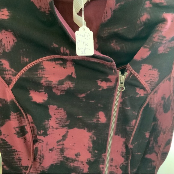 Lululemon jacket size 4 pit to pit 15 - Picture 2 of 8